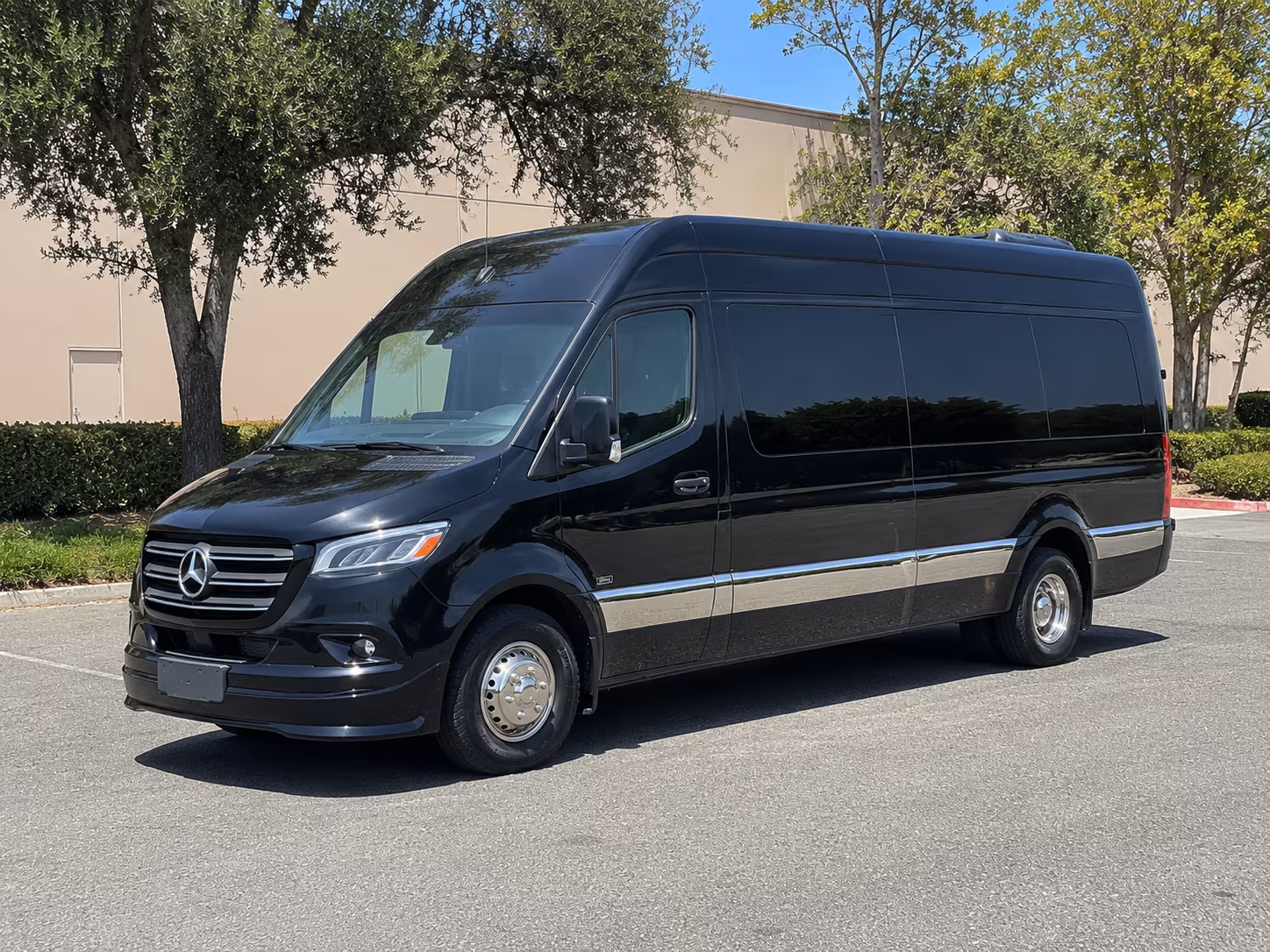 woodbridge sporting event shuttle bus rentals in woodbridge